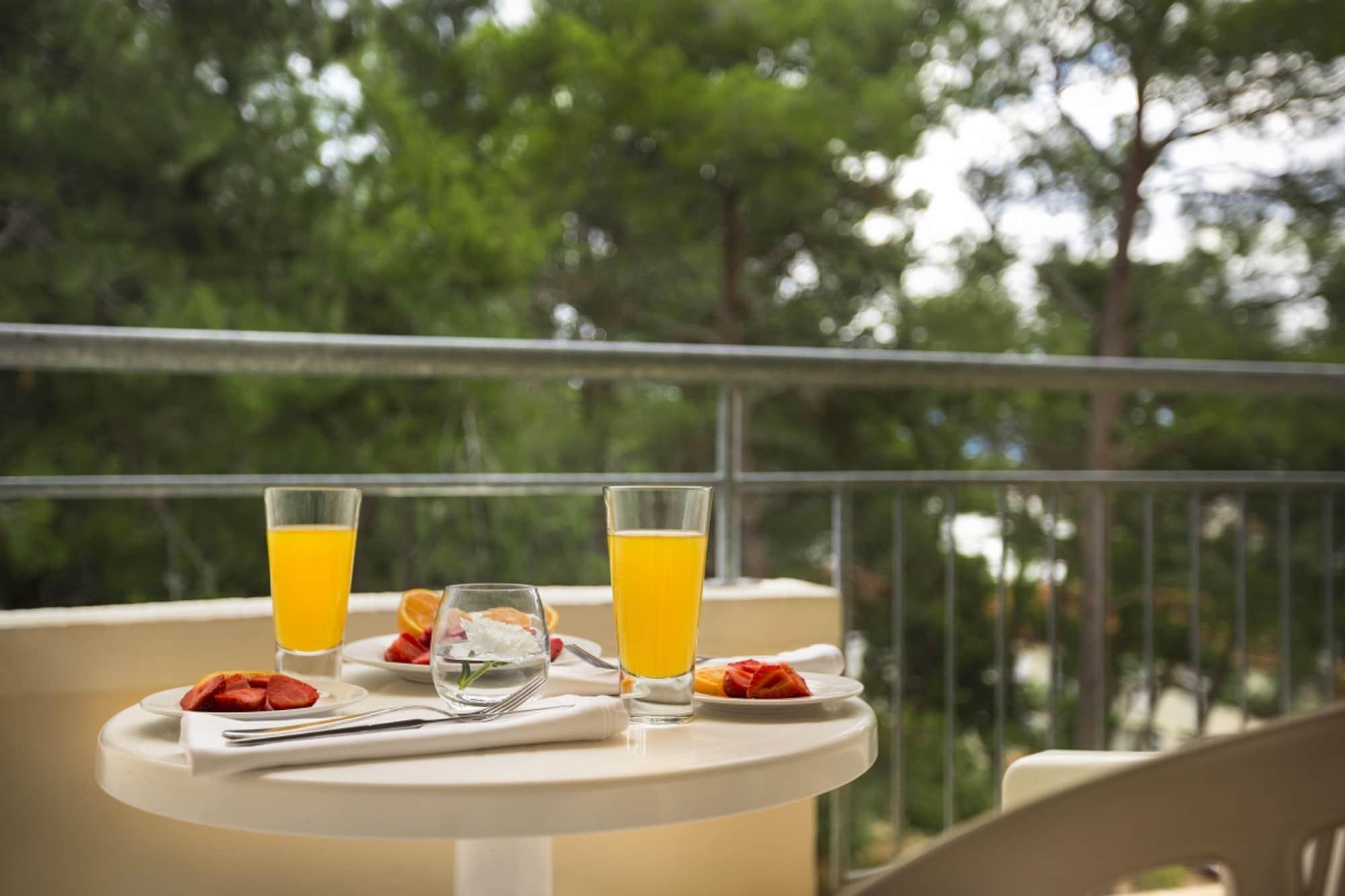 Sunny Rabac By Valamar Buitenkant foto
